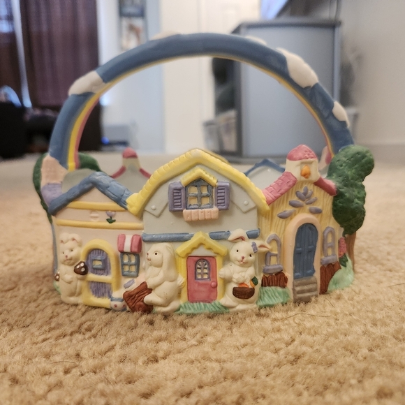 1995 Easter House - Porcelain Basket  ABC Distributing Bunny Rabbit House - Picture 1 of 8